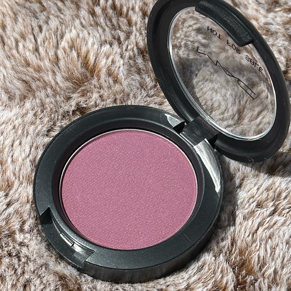 MAC Satin finish Blush - Dirty Plum